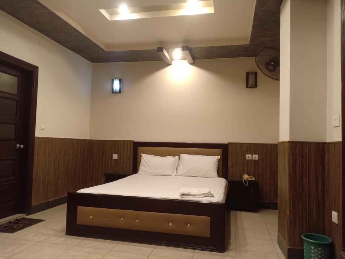 Hotel New Madina Faisalabad Ngoại thất bức ảnh